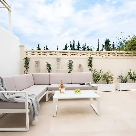 Townhouse 10min To Puerto Banus 펜션 에스테포나