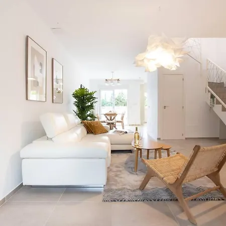 Townhouse 10min To Puerto Banus 펜션